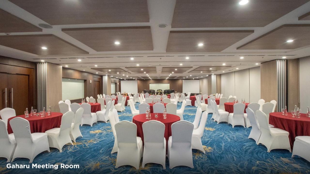 BW Luxury Hotel Jambi Exterior foto