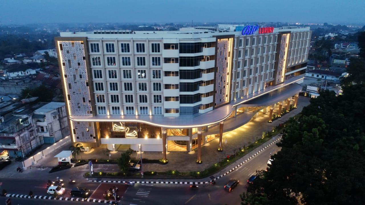 BW Luxury Hotel Jambi Exterior foto