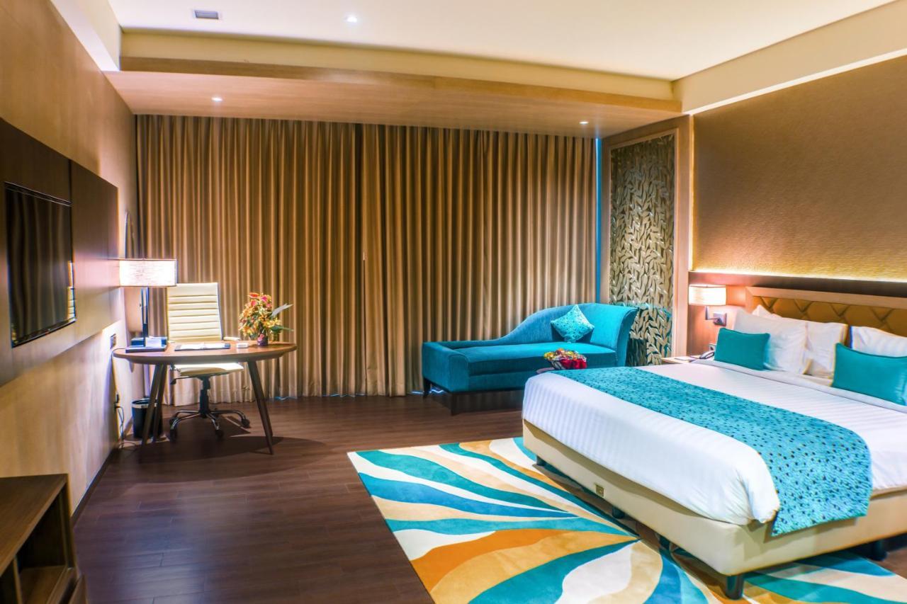 BW Luxury Hotel Jambi Exterior foto