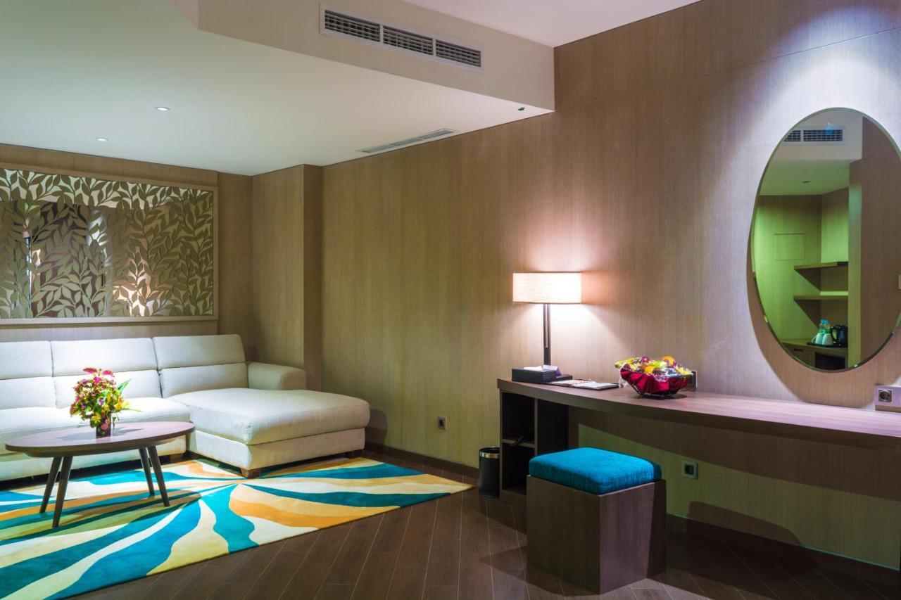 BW Luxury Hotel Jambi Exterior foto